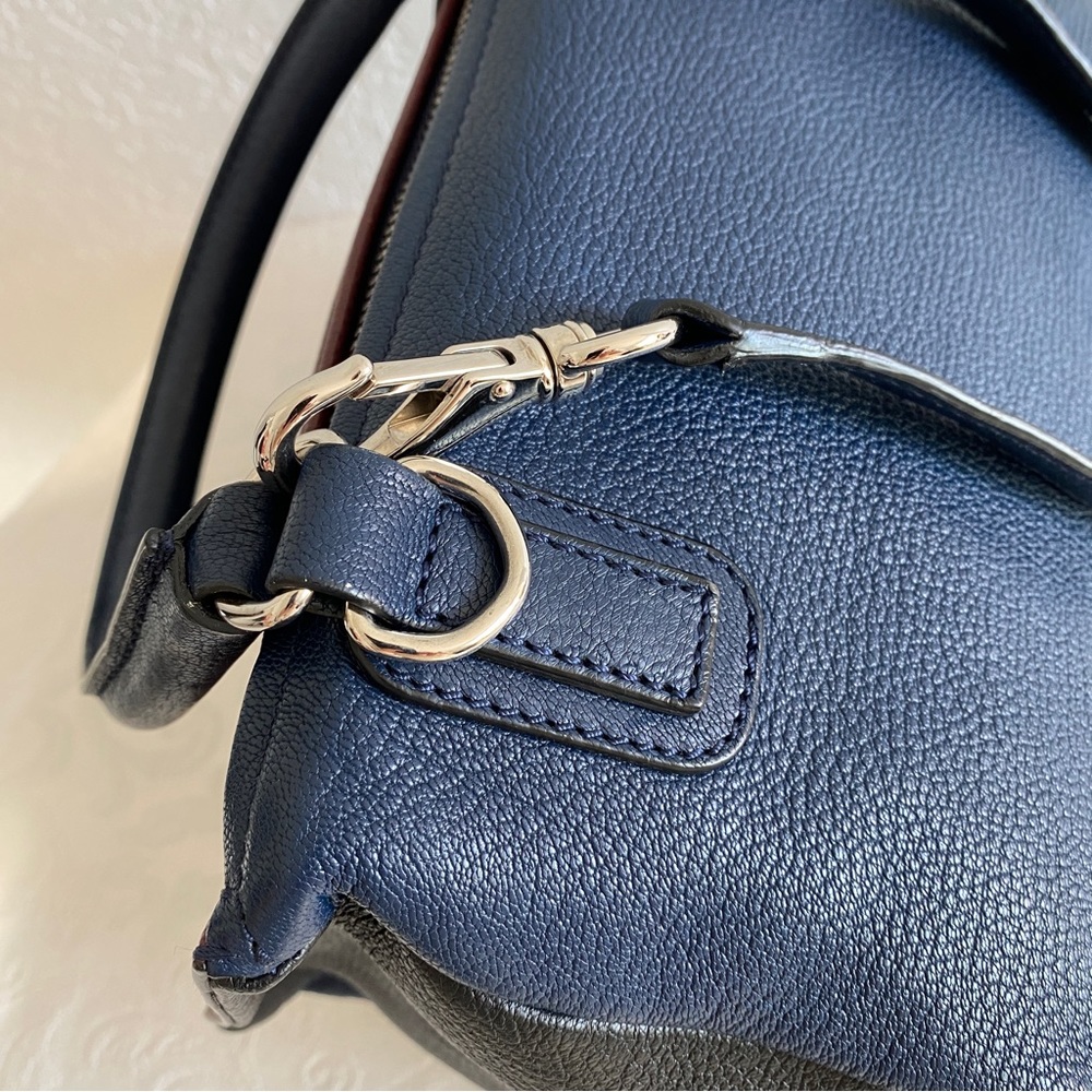 Givenchy pebbled colorblock leather shoulder bag - Picture 12 of 15